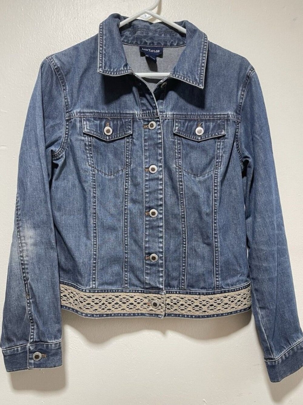 ANN TAYLOR Distressed Blue Button Up  Cotton Beige Lace Denim Jean Jacket Medium
